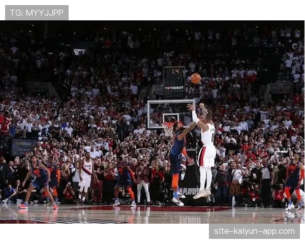 利拉德靠挡拆突破拉开空间，效率显著优于库里同期表现