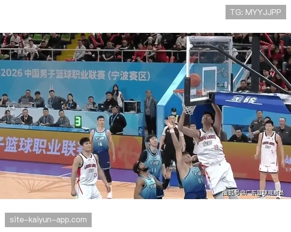 篮球比赛中双方同时犯规该如何判定和计罚？